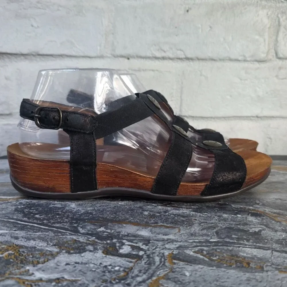 SAS Clover Black Leather Metallic Medallion Comfort Wedge Sandals Women’s 7.5 M